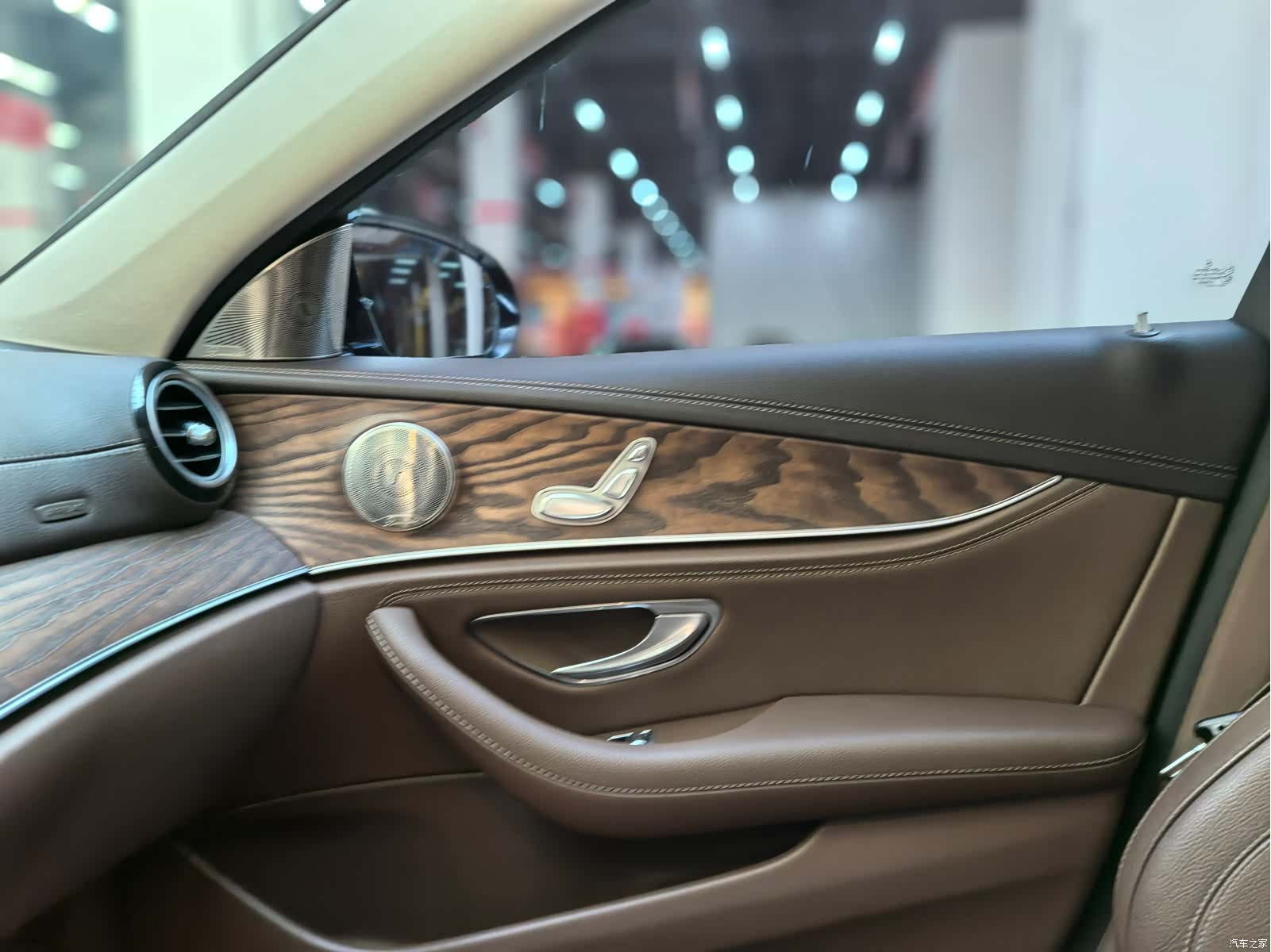 Mercedes-Benz E-Class, 2023 18