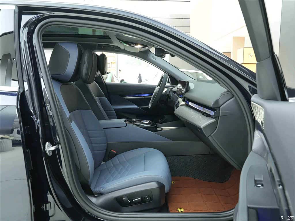 BMW 5 Series, 2025 13