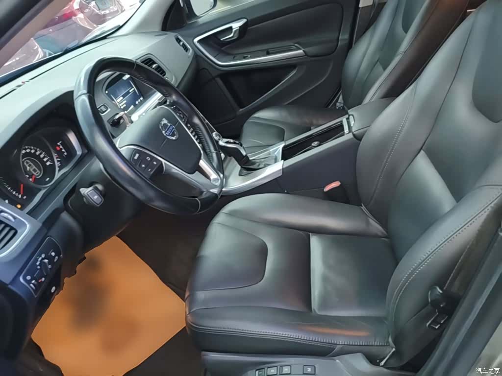 Volvo V60, 2015 15