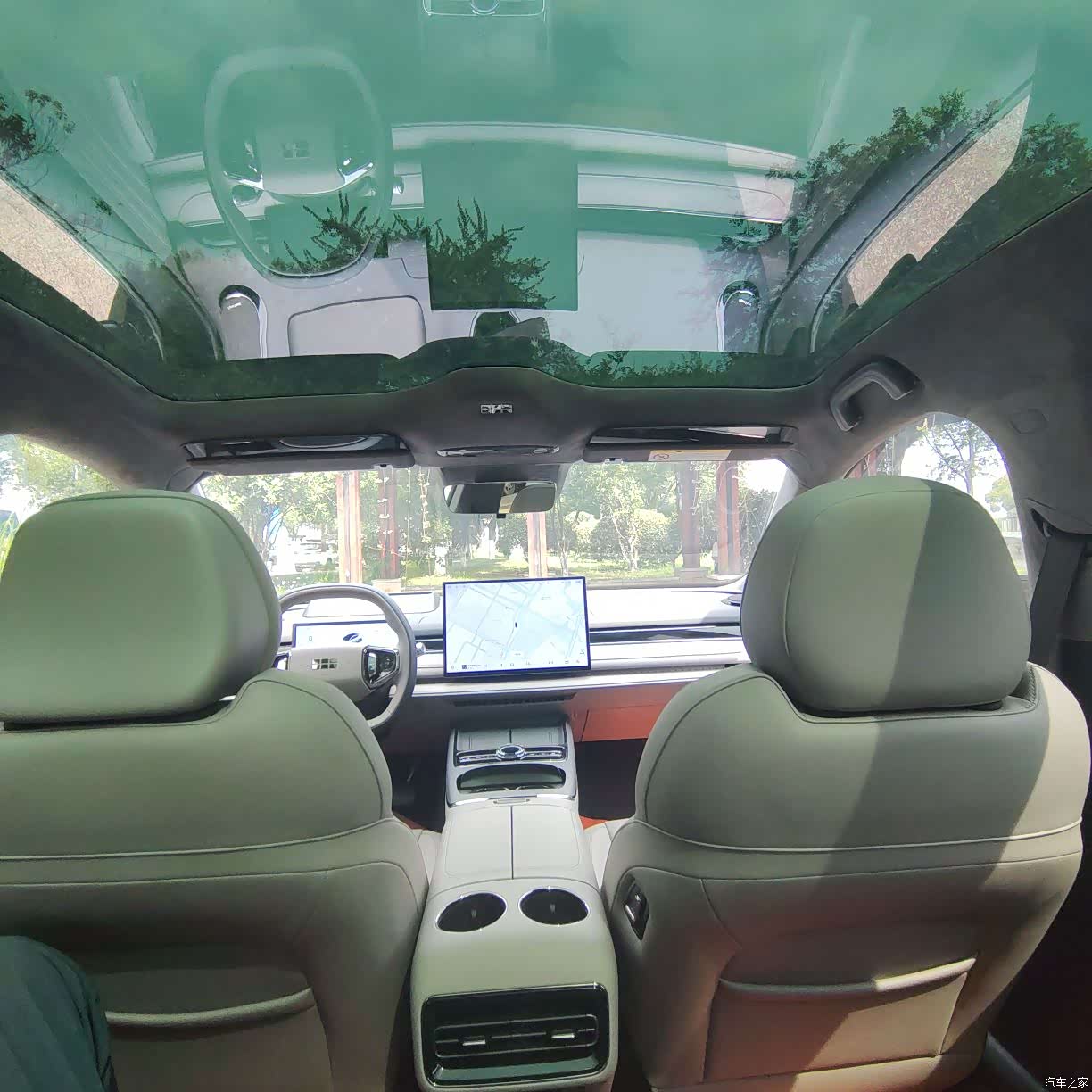Geely 8, 2025 18