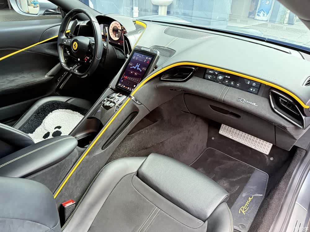 Ferrari Roma, 2021 11
