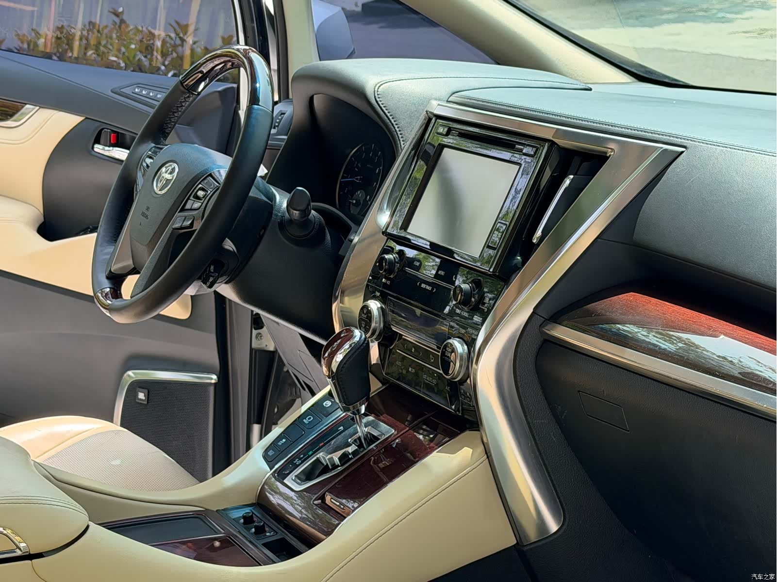 Toyota Alphard, 2016 12