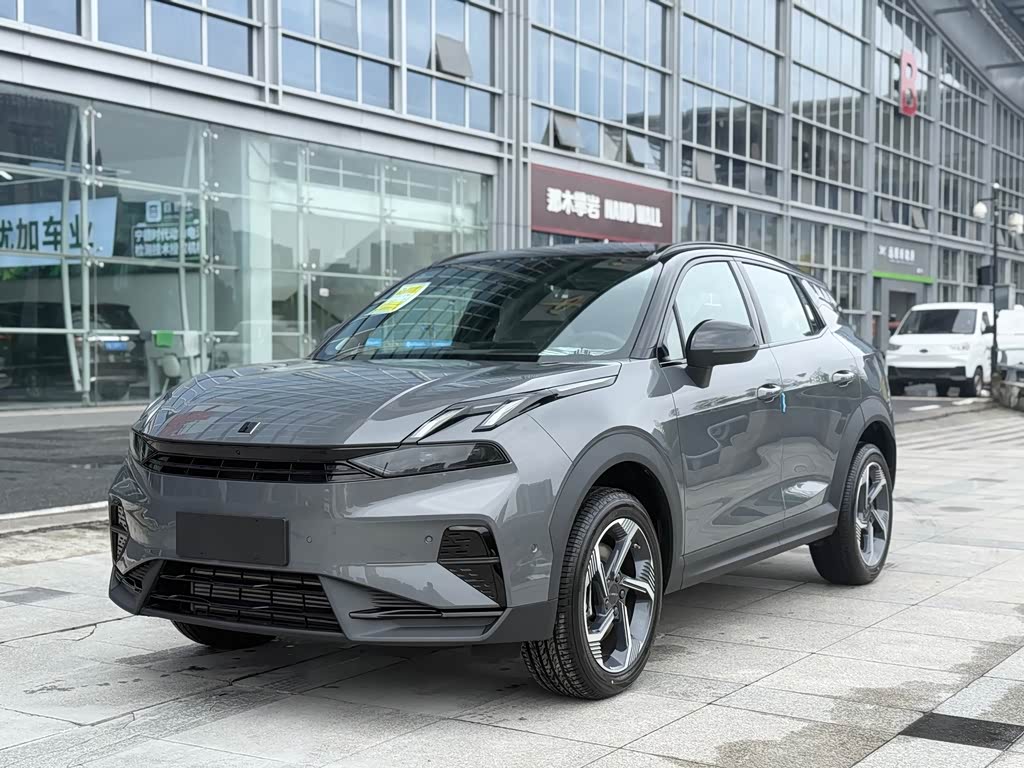 Lynk & Co 06