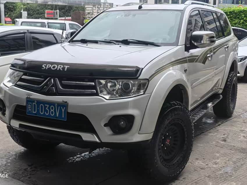 Mitsubishi ·