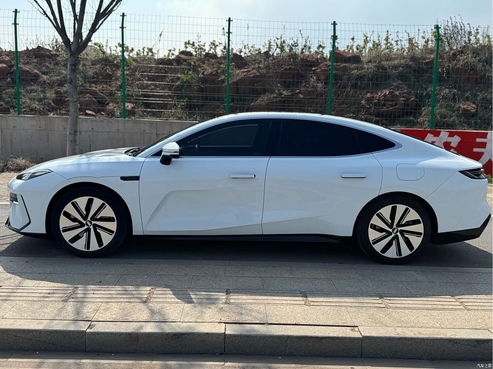Geely E8, 2024 4