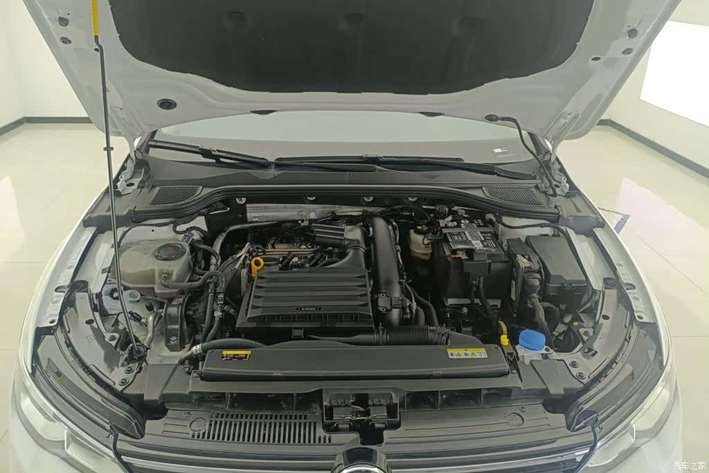 Volkswagen Golf, 2024 10