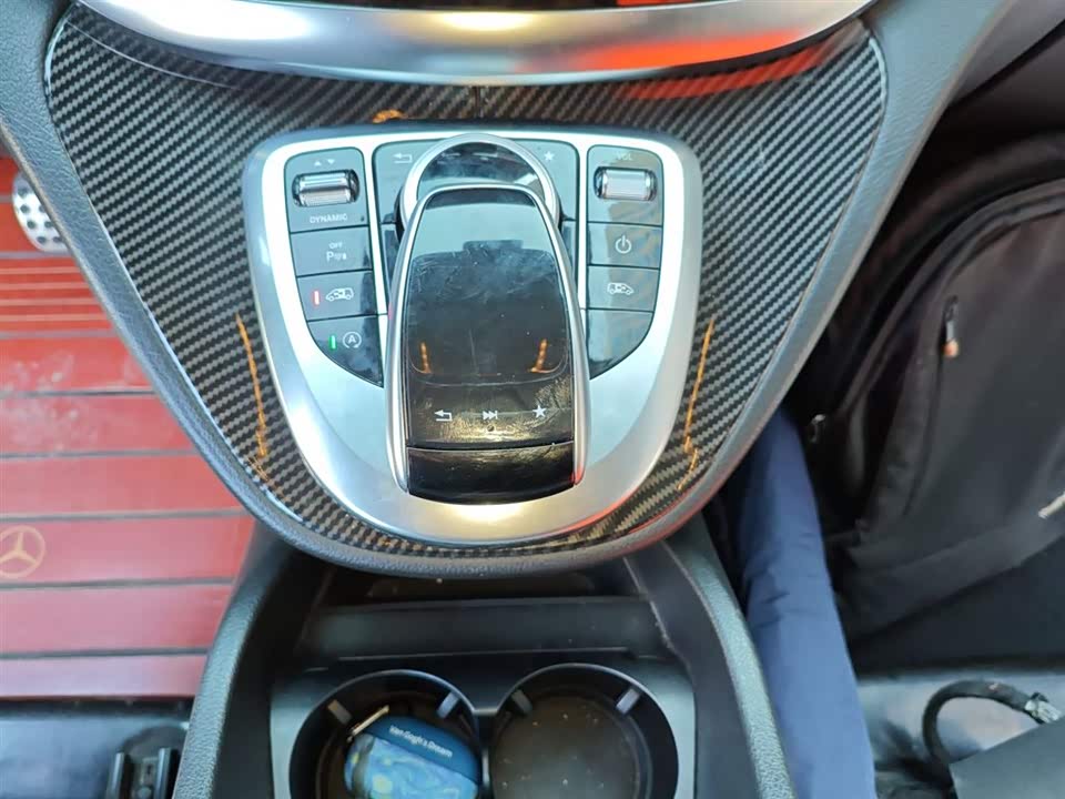 Mercedes-Benz V-class