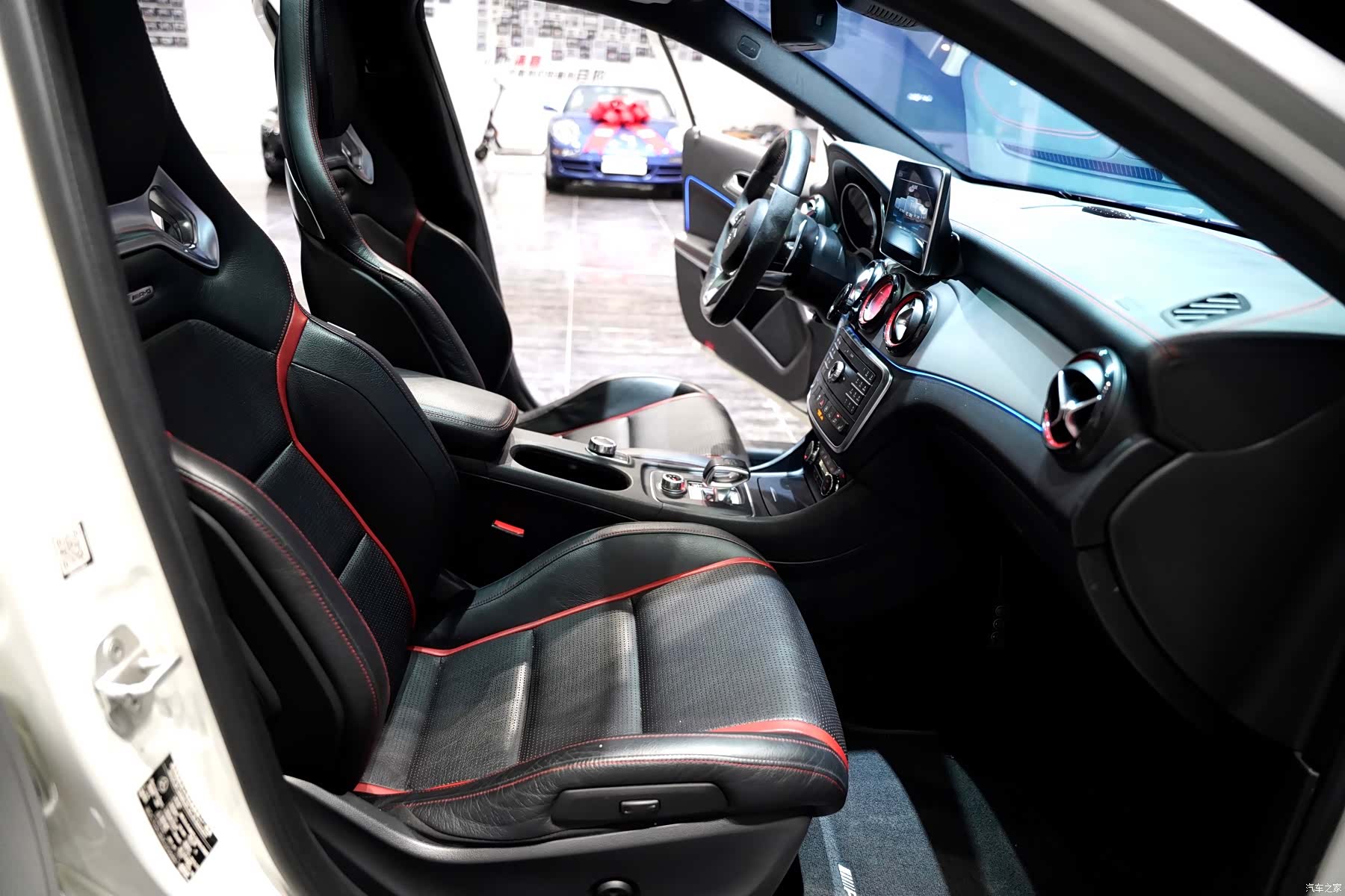 Mercedes-Benz GLA, 2016 10