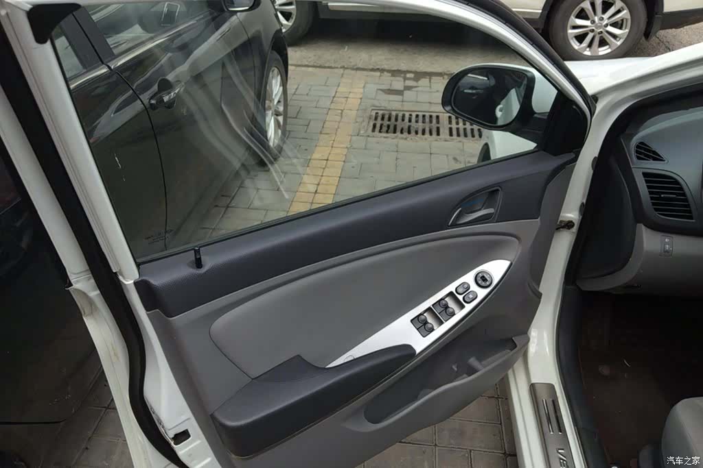 Hyundai GLS, 2014 7