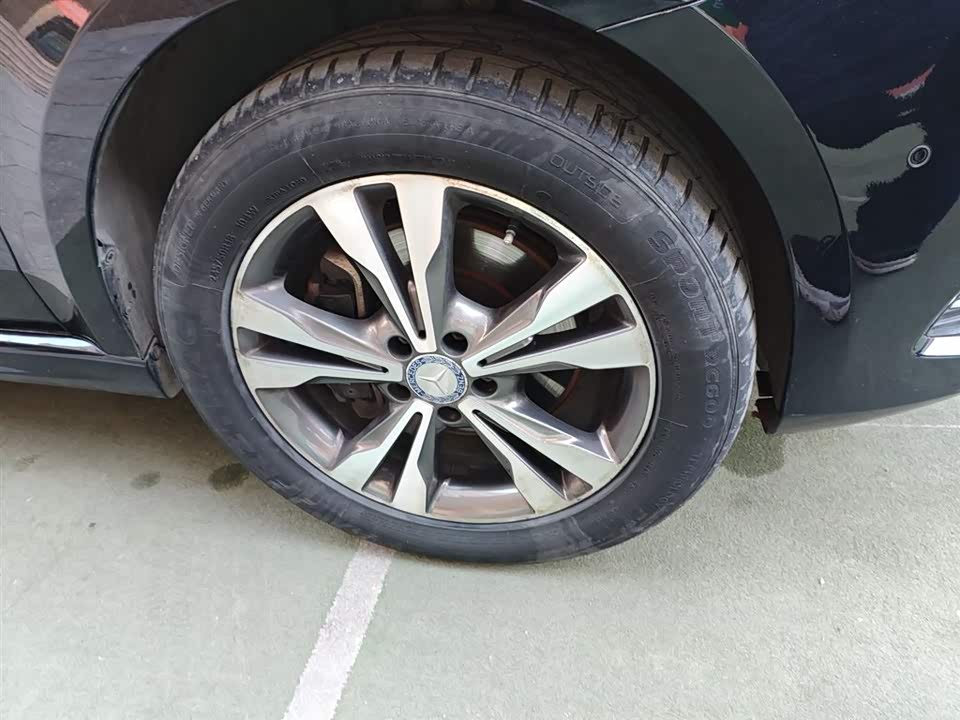 Mercedes-Benz V-class