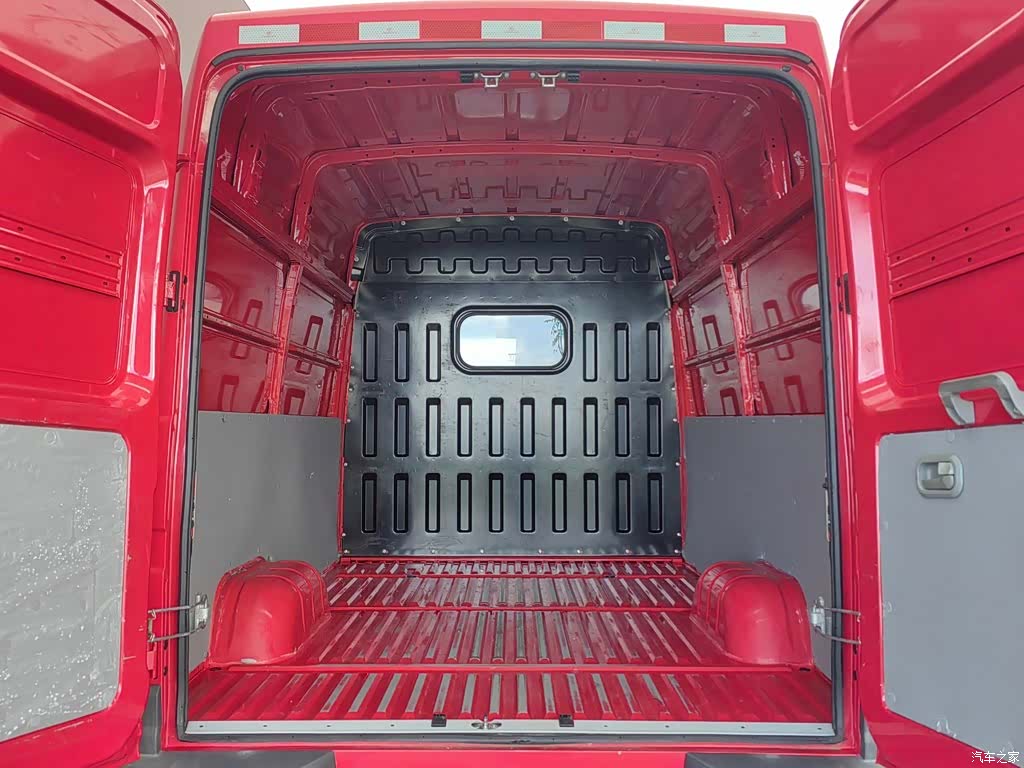 Iveco V35, 2023 16