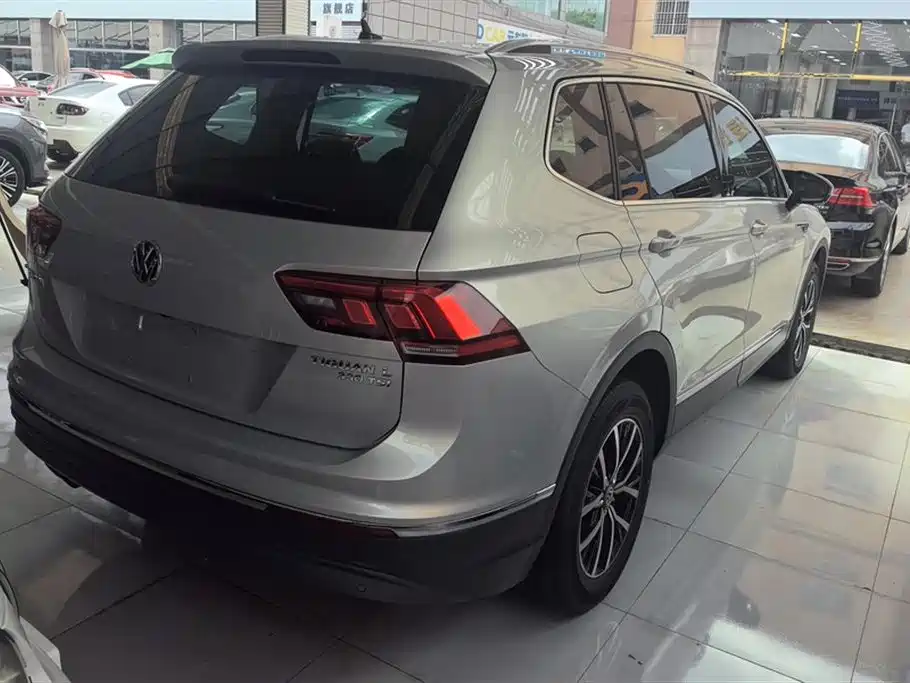 Volkswagen Tiguan L