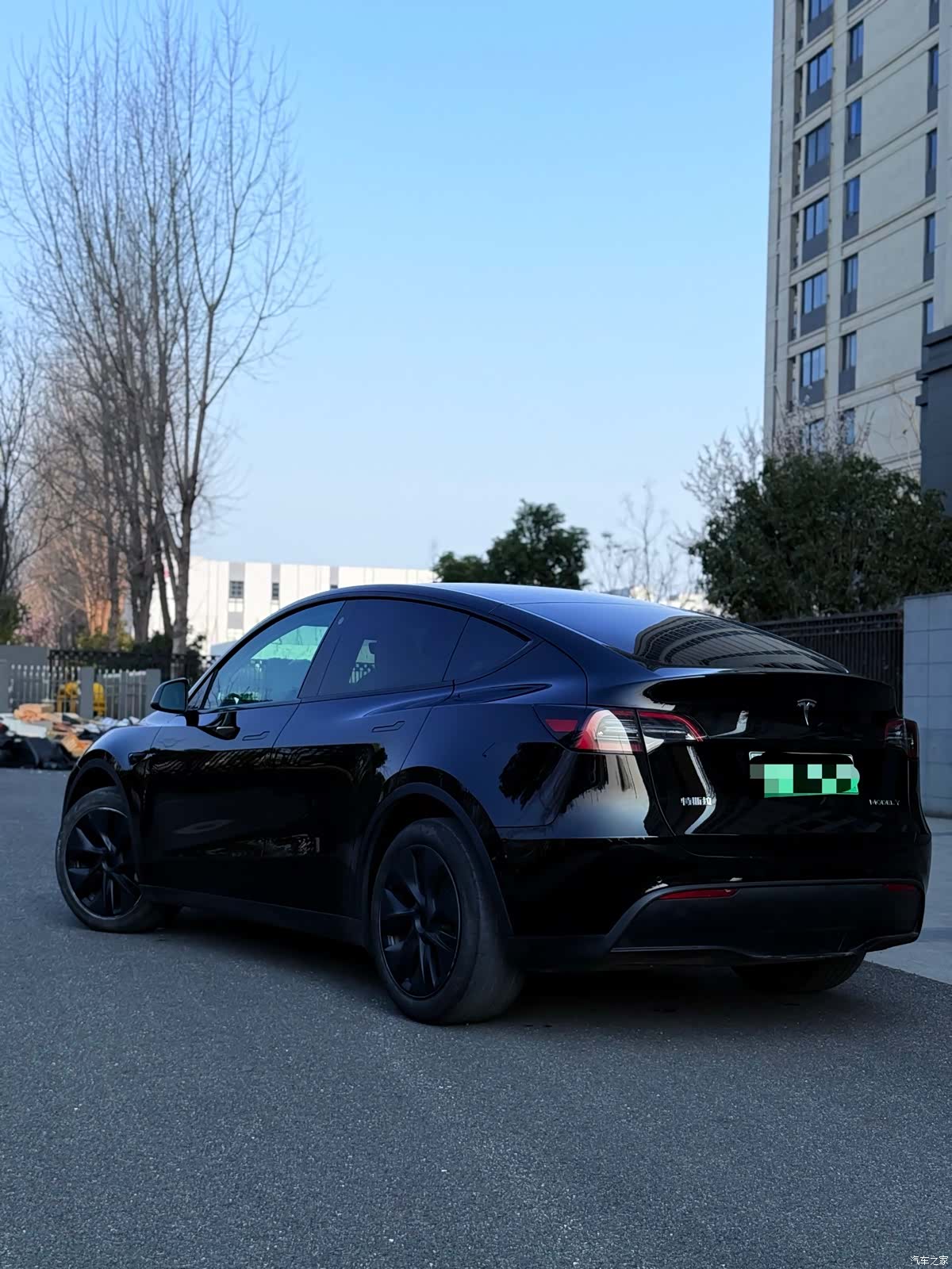 Tesla Model Y, 2023 3