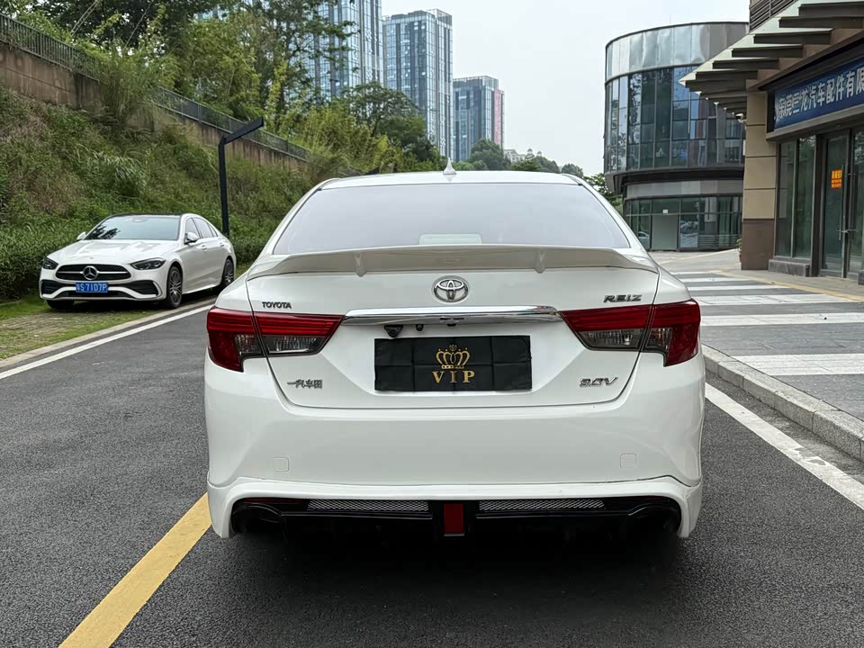 Toyota Reiz Toyota Reiz