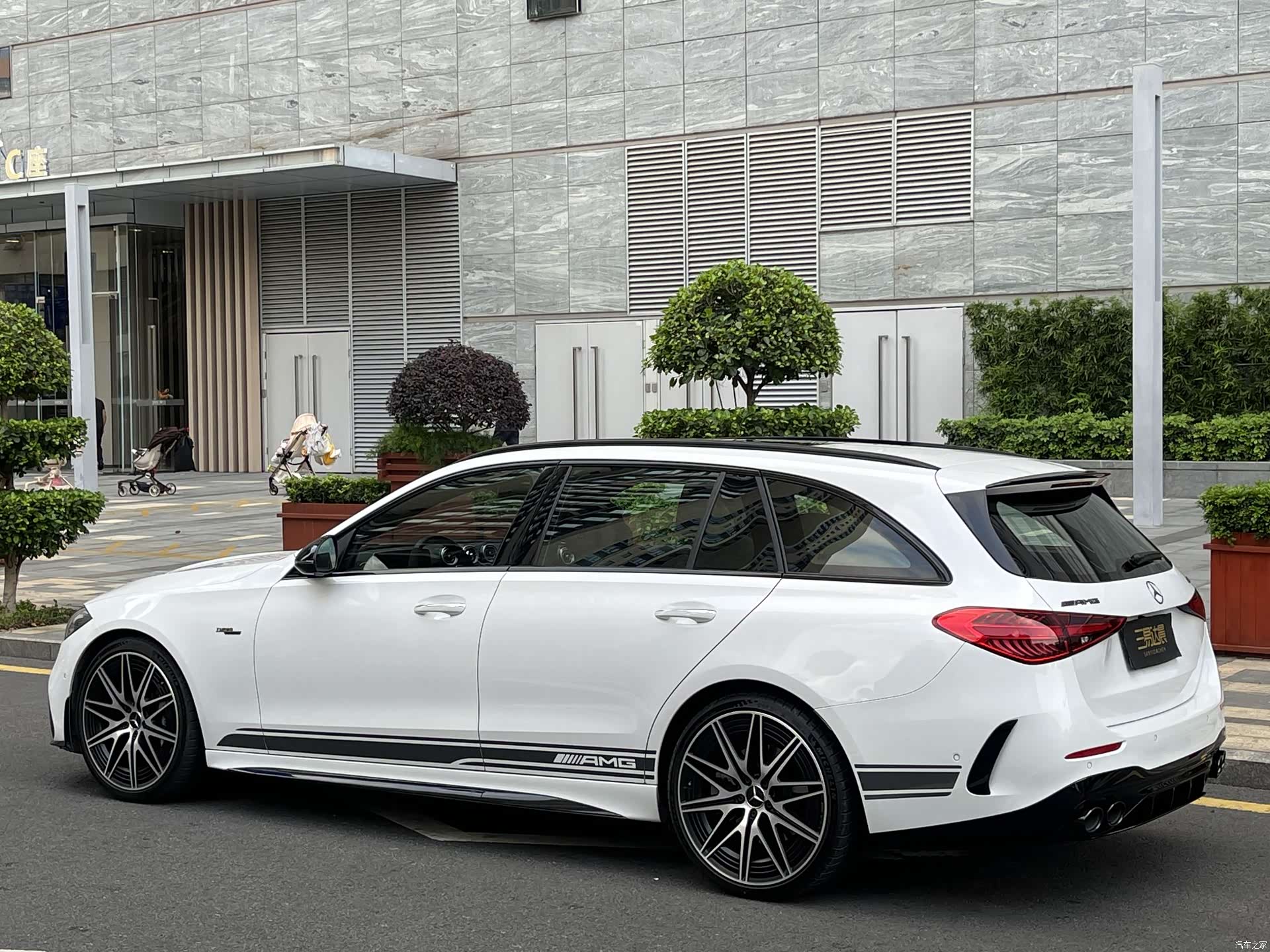 Mercedes-Benz C-Class, 2025 4