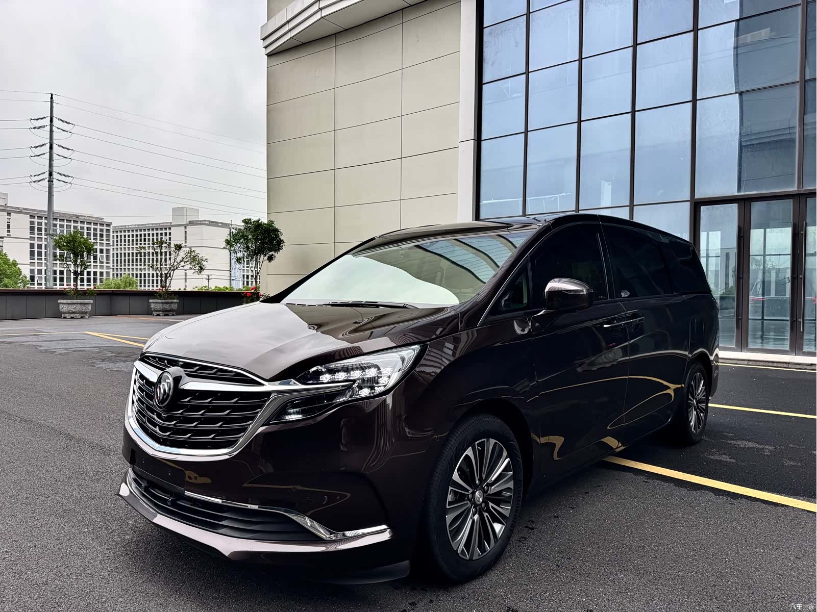 Buick GL8, 2021 3
