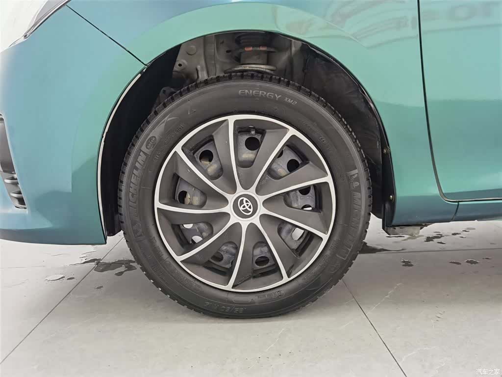 Toyota YARiS L, 2015 17