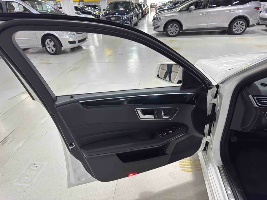 Mercedes-Benz E-Class 2015, фото 17