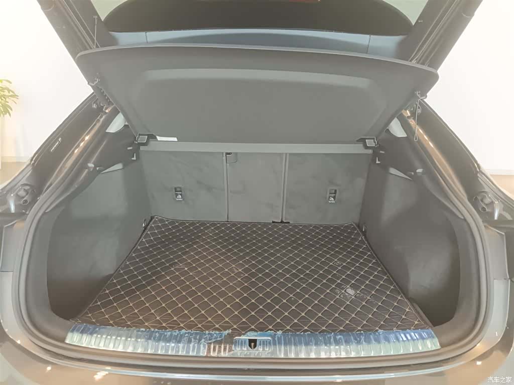 Audi Q3, 2022 9