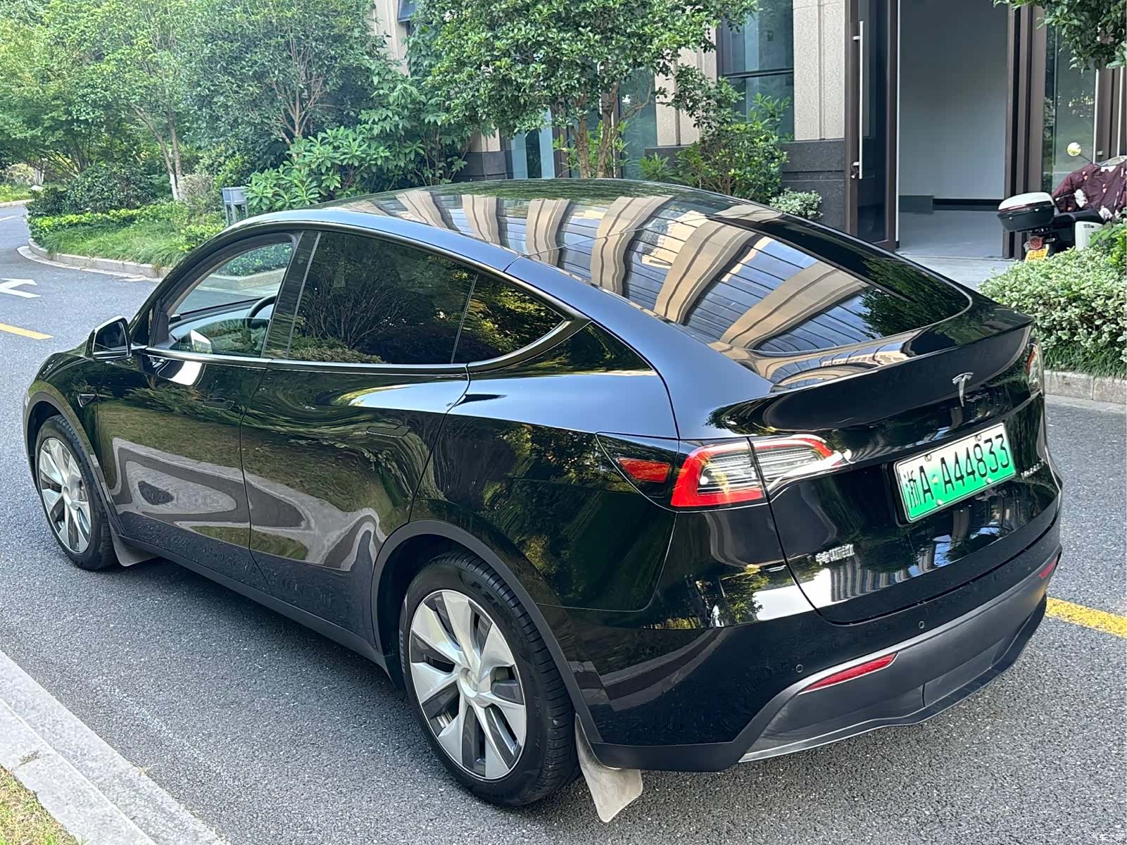 Tesla Model Y, 2022 все фото