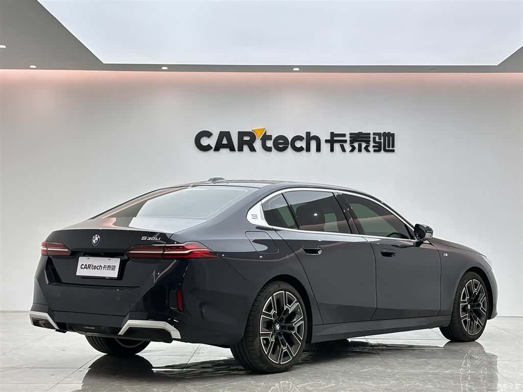 BMW 5 Series, 2025 все фото