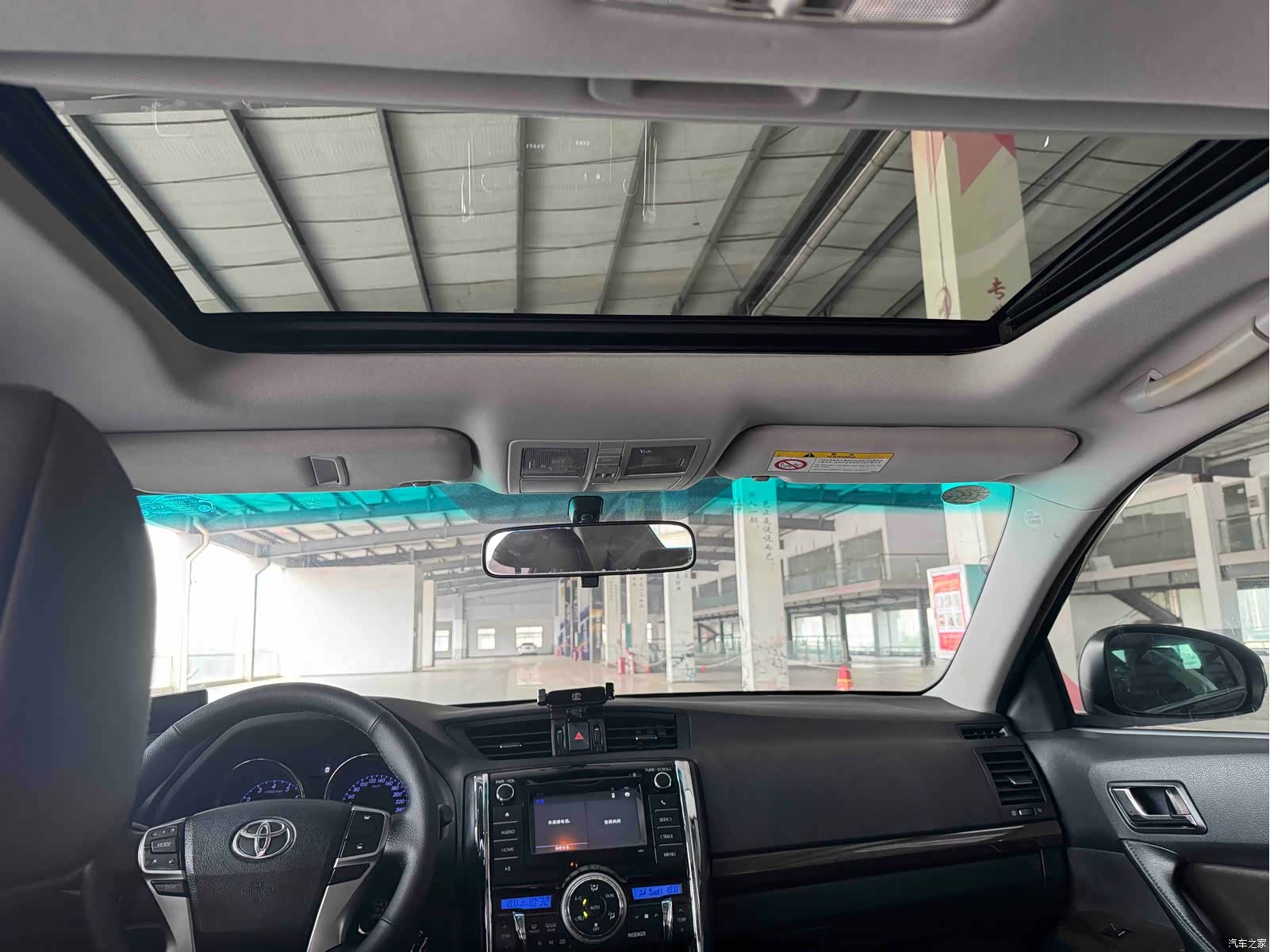 Toyota 2.5V, 2015 9
