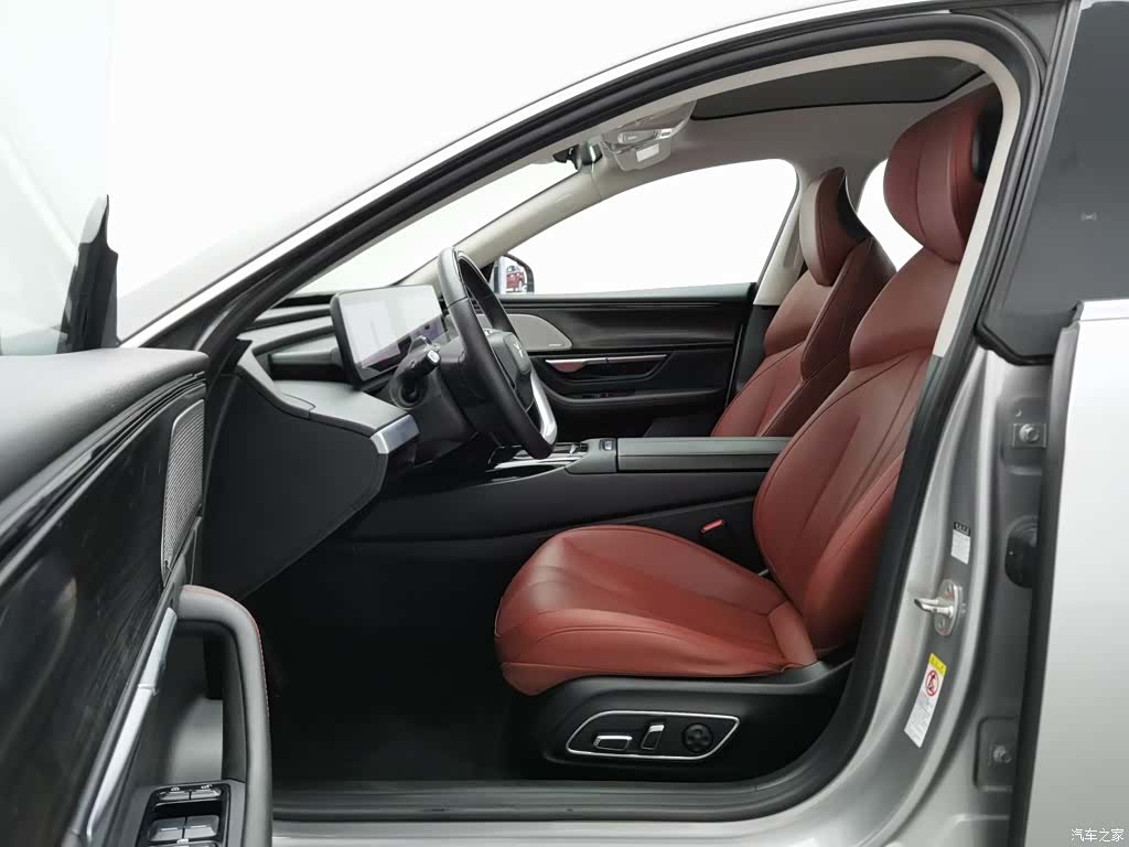 Xpeng P7, 2021 10
