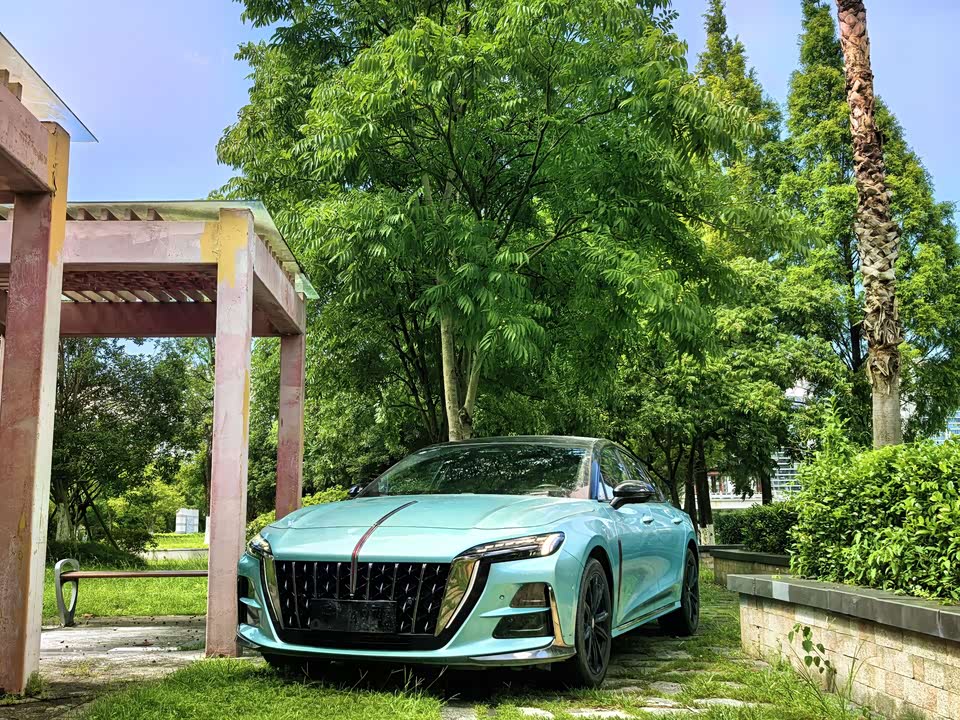 Hongqi H6