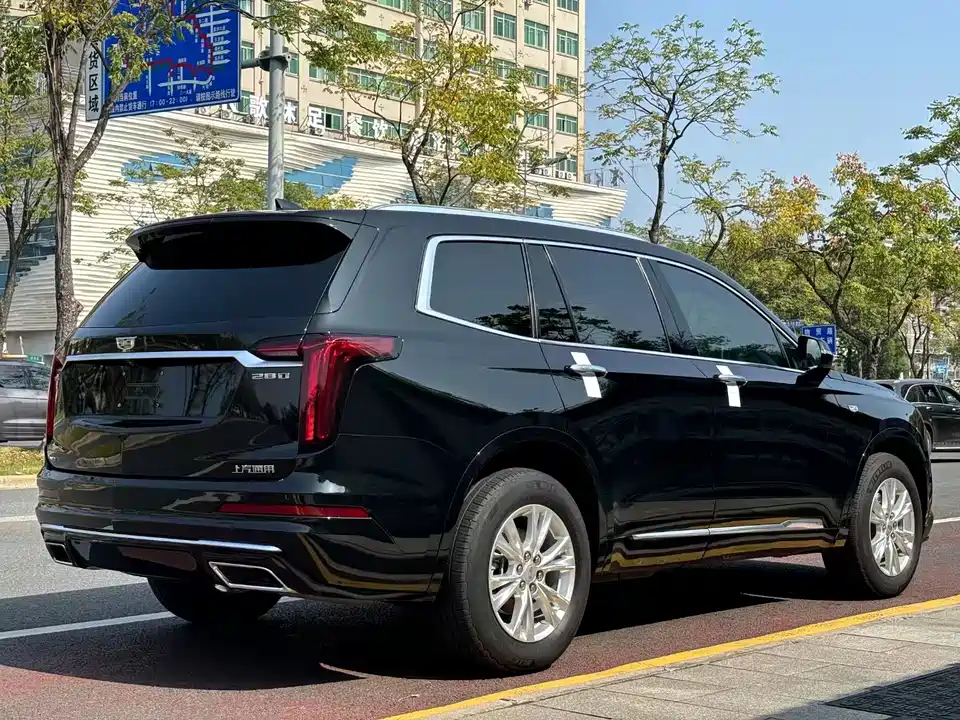 Cadillac XT6