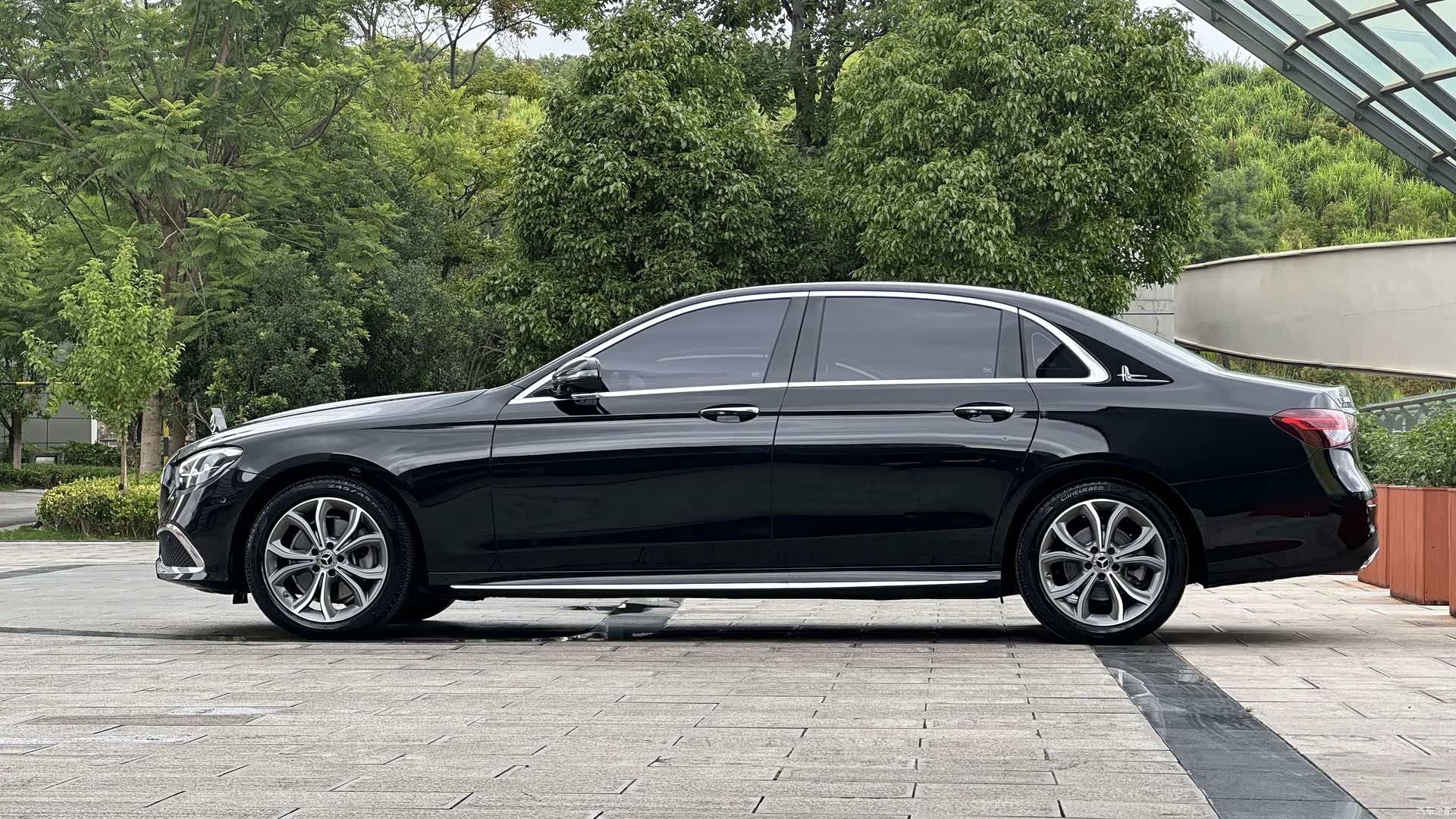 Mercedes-Benz E-Class, 2023 12