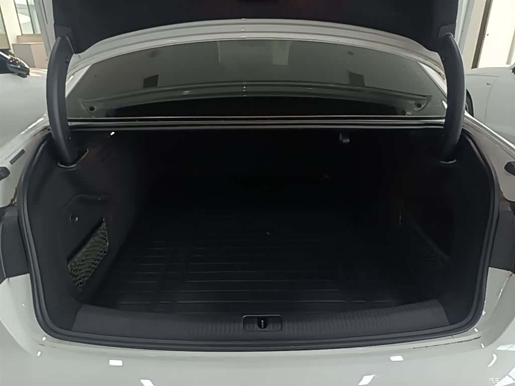 Audi A4L, 2021 19
