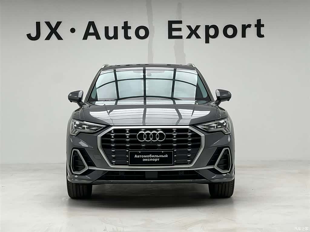 Audi Q3, 2022 2