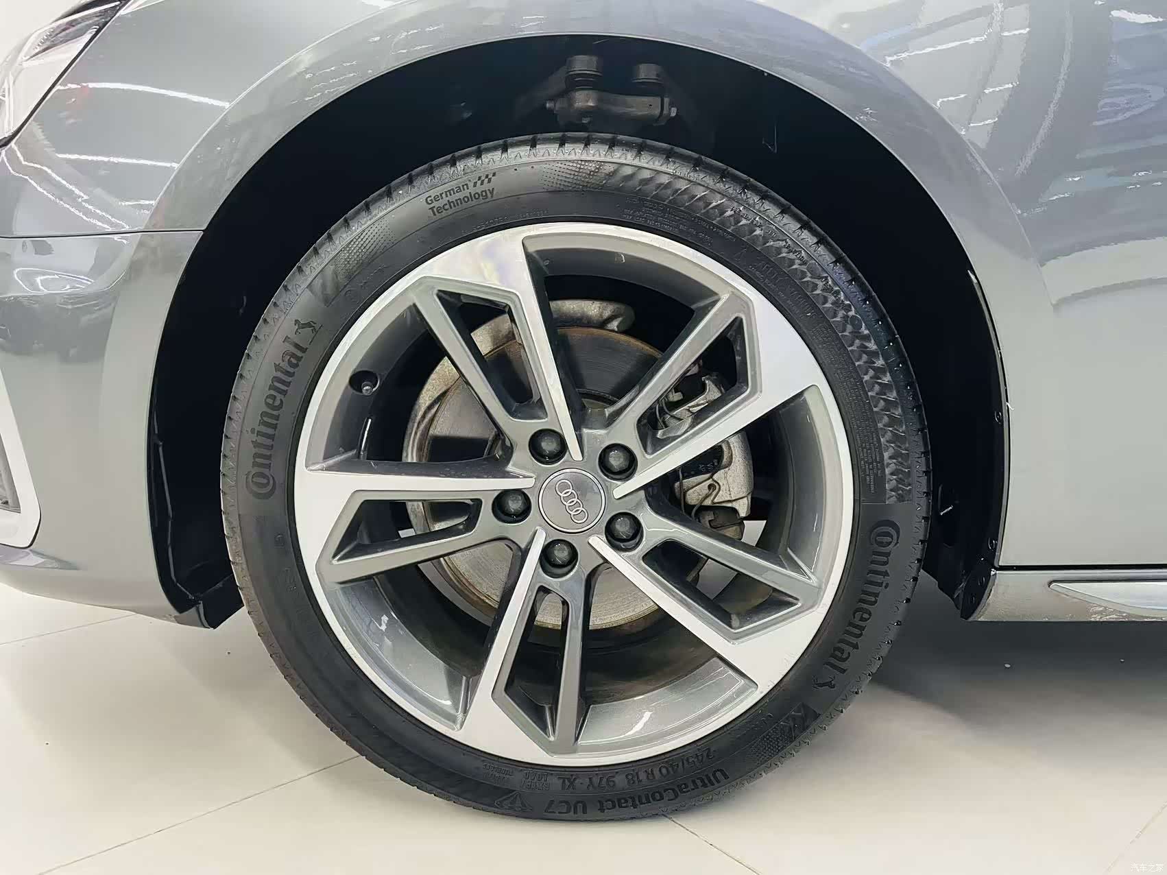 Audi A4L, 2021 3