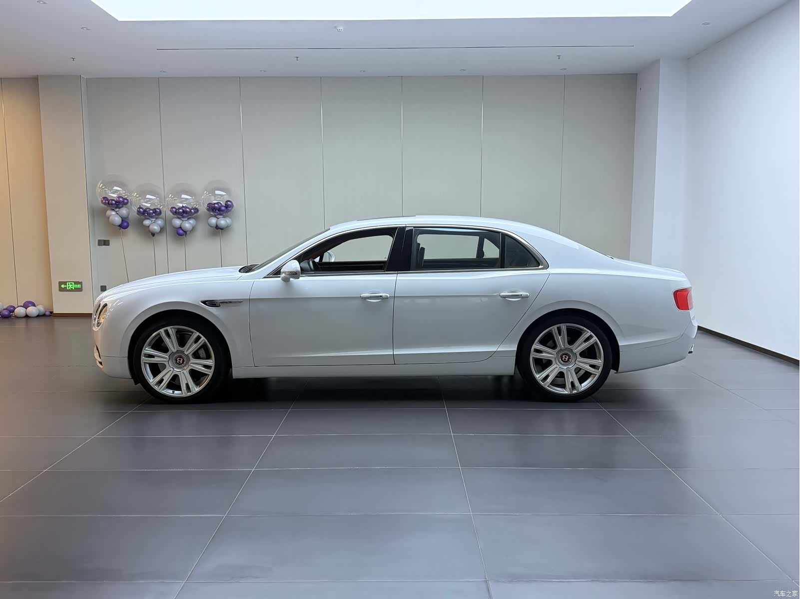 Bentley Flying Spur, 2014 3