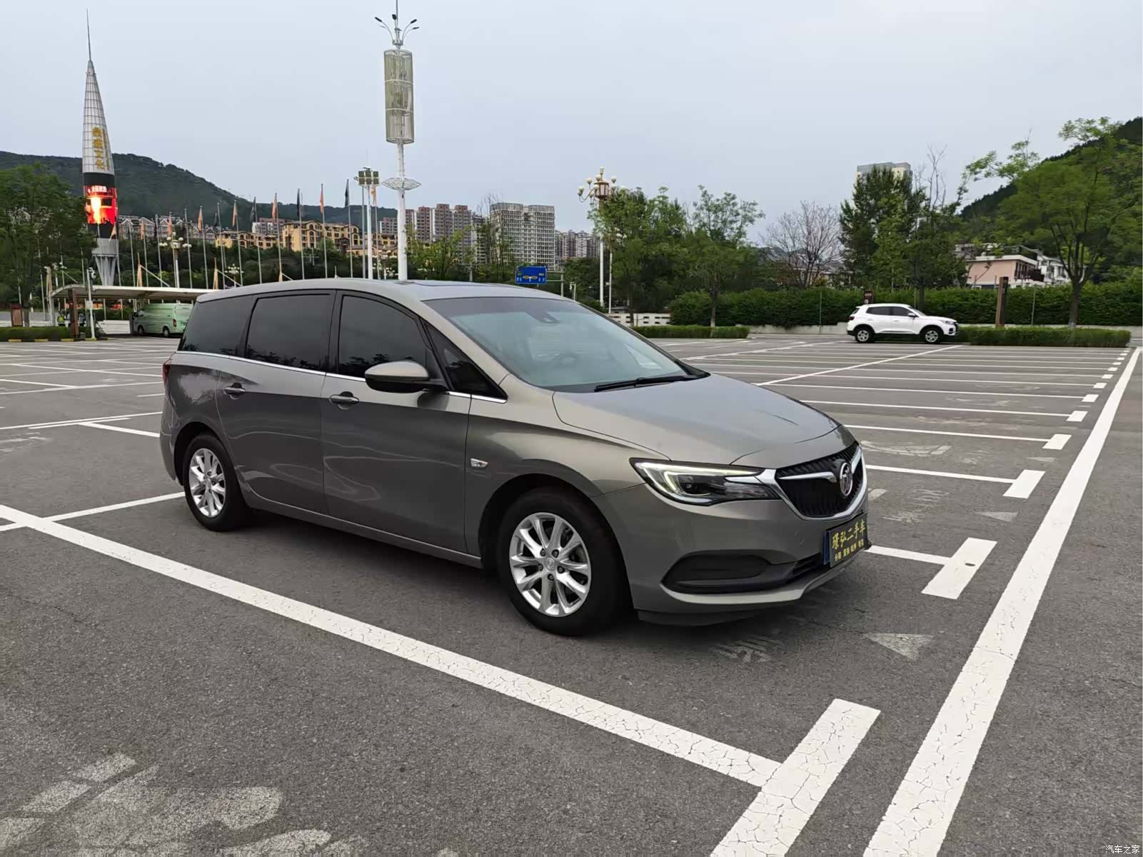 Buick GL6, 2018 3