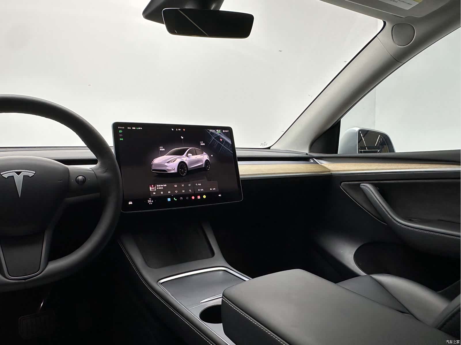 Tesla Model Y, 2022 15