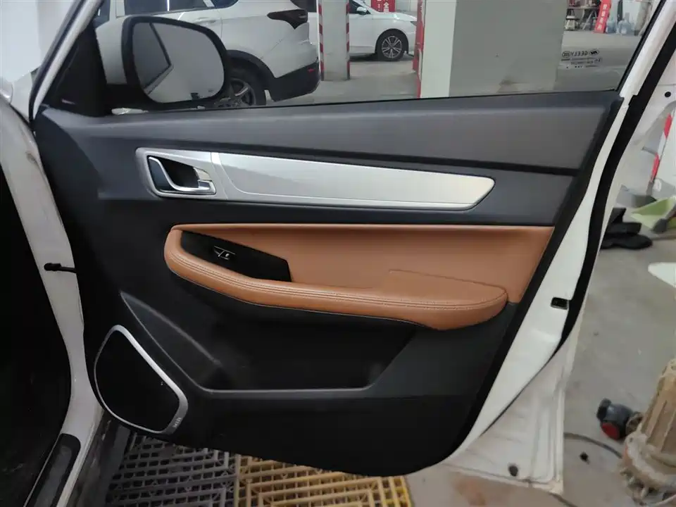 Geely Vision X6