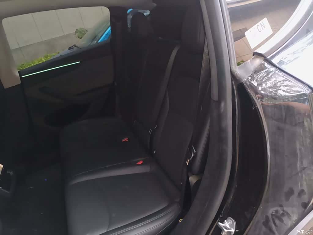 Tesla Model Y, 2025 17