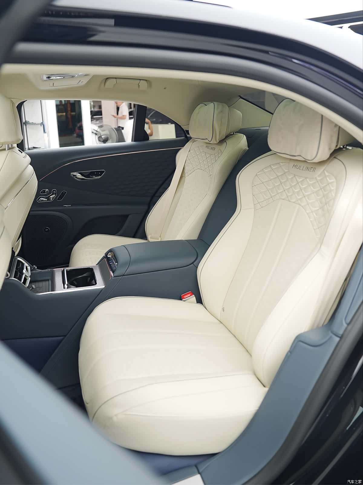 Bentley Flying Spur, 2025 15