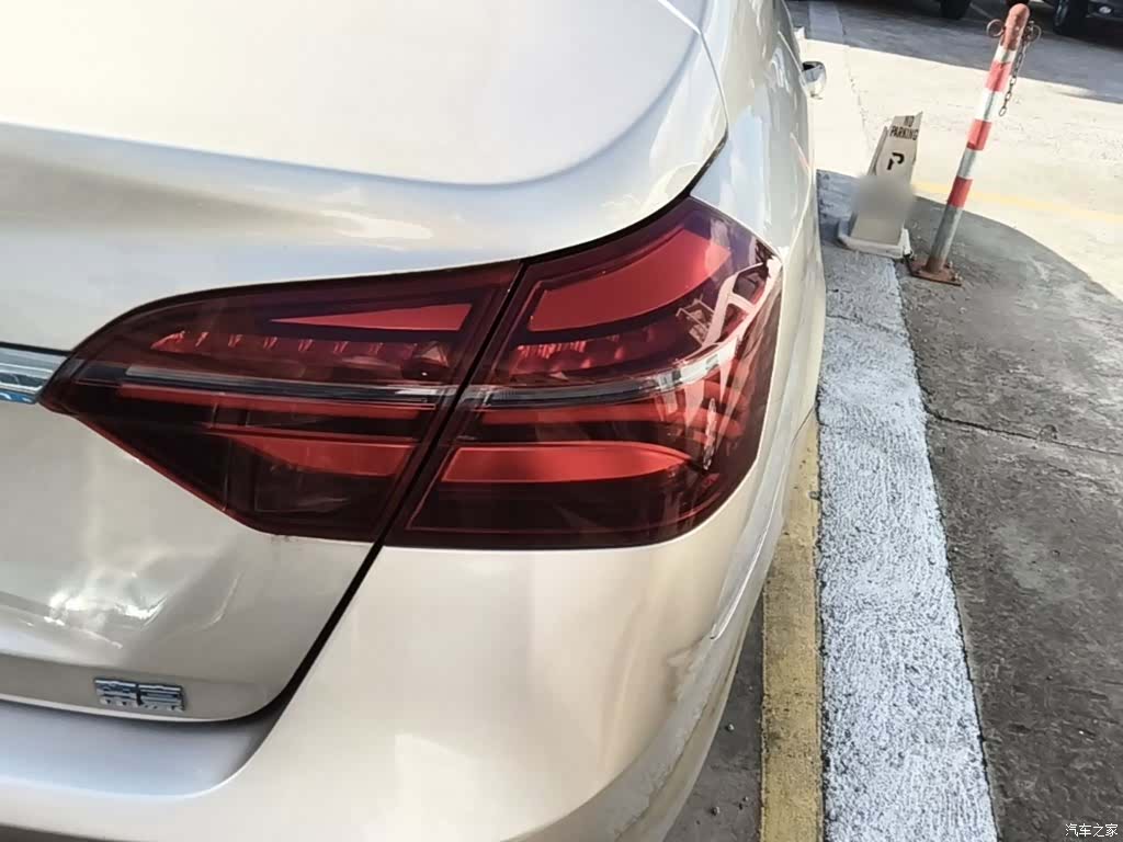 Geely Emgrand, 2019 8