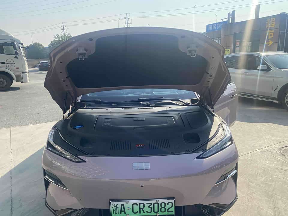 Geely Galaxy Galaxy E8