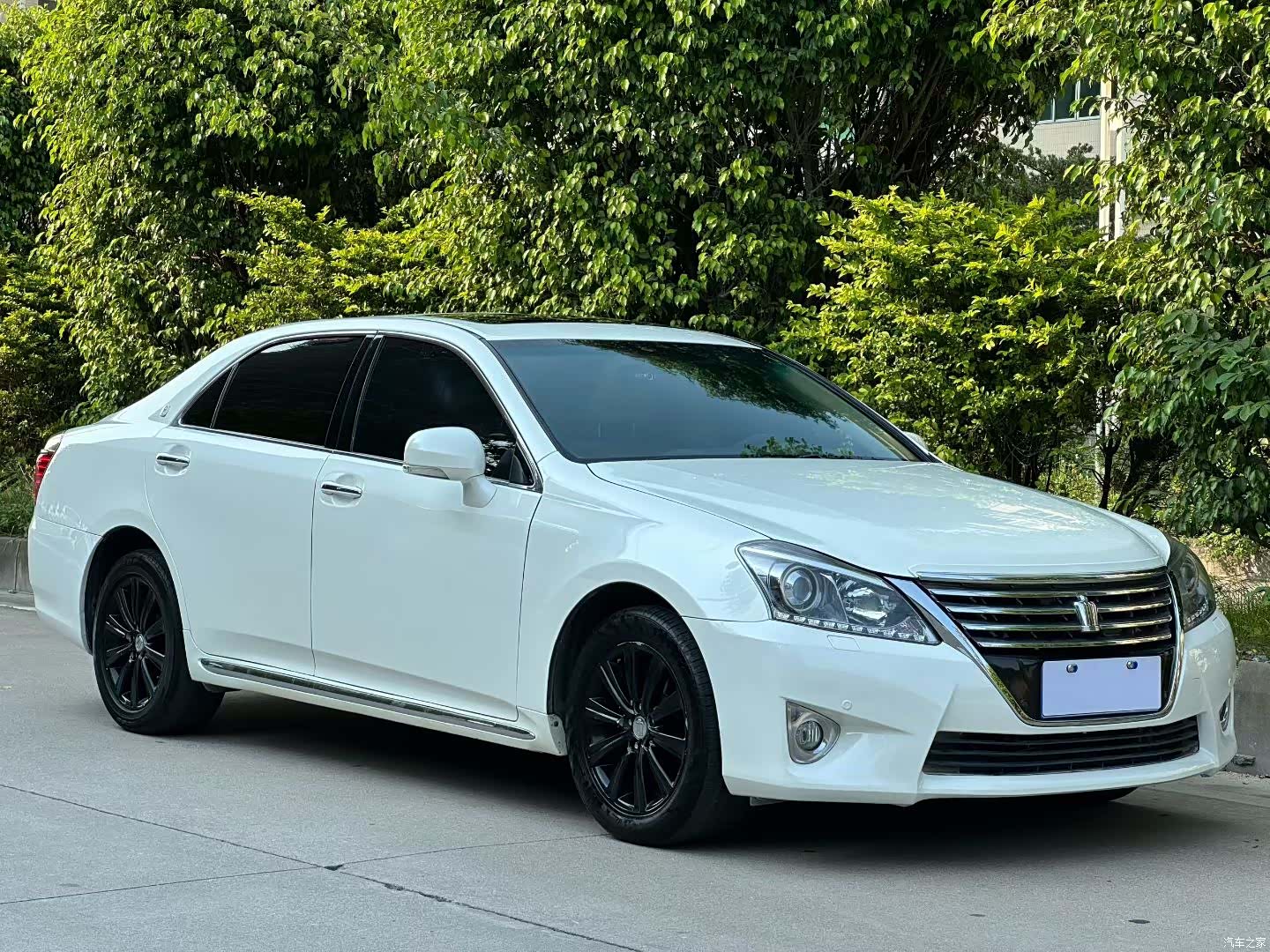 Toyota Crown, 2014 3