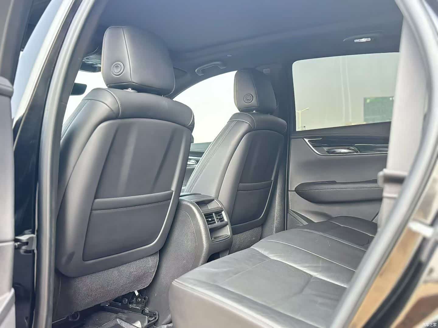 Cadillac XT5, 2021 все фото
