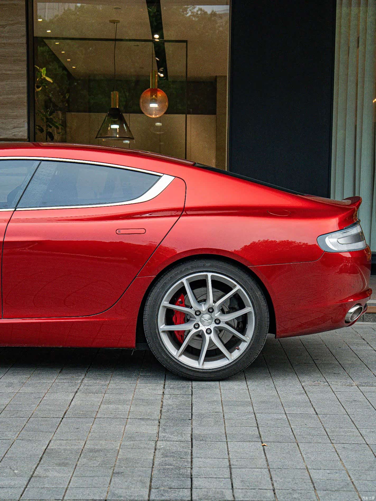 Aston Martin Rapide, 2014 6