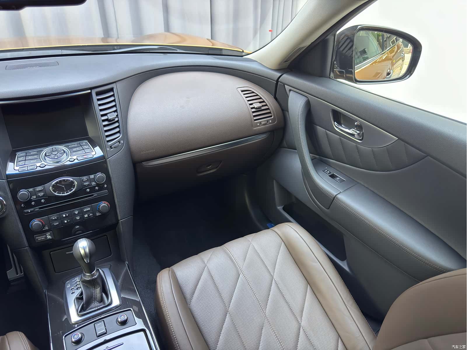 Infiniti FX37, 2013 10