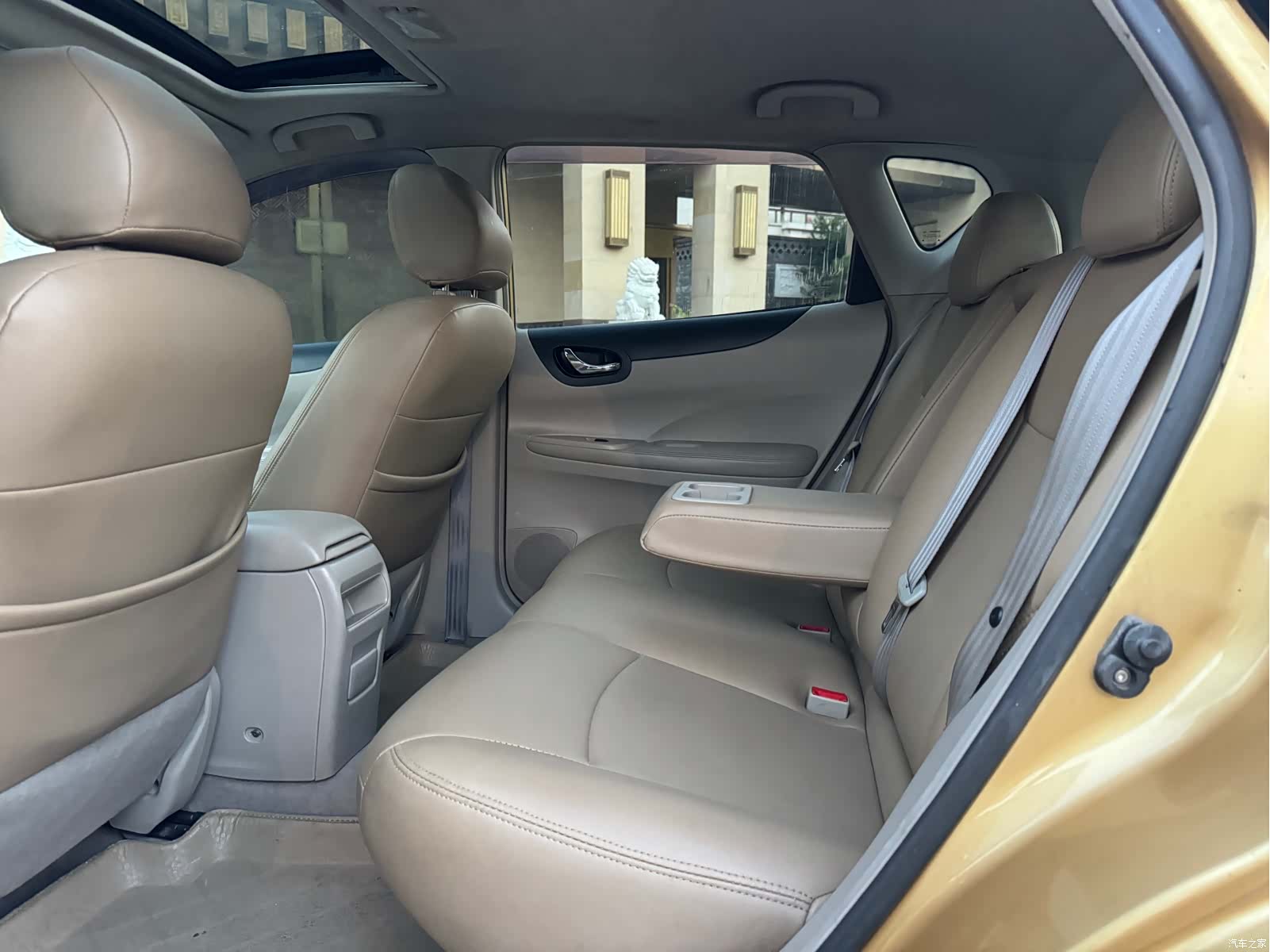 Nissan Tiida, 2013 все фото