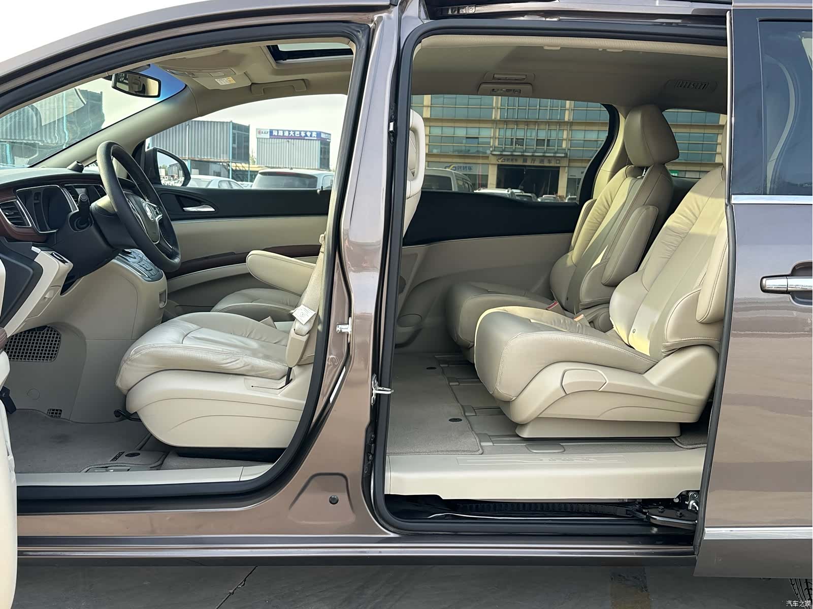 Buick GL8, 2019 7