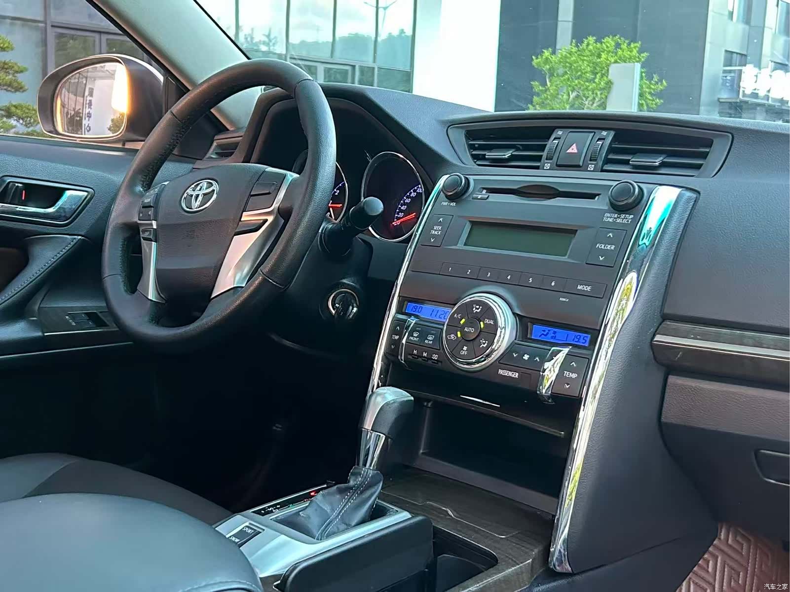 Toyota 2.5V, 2016 9