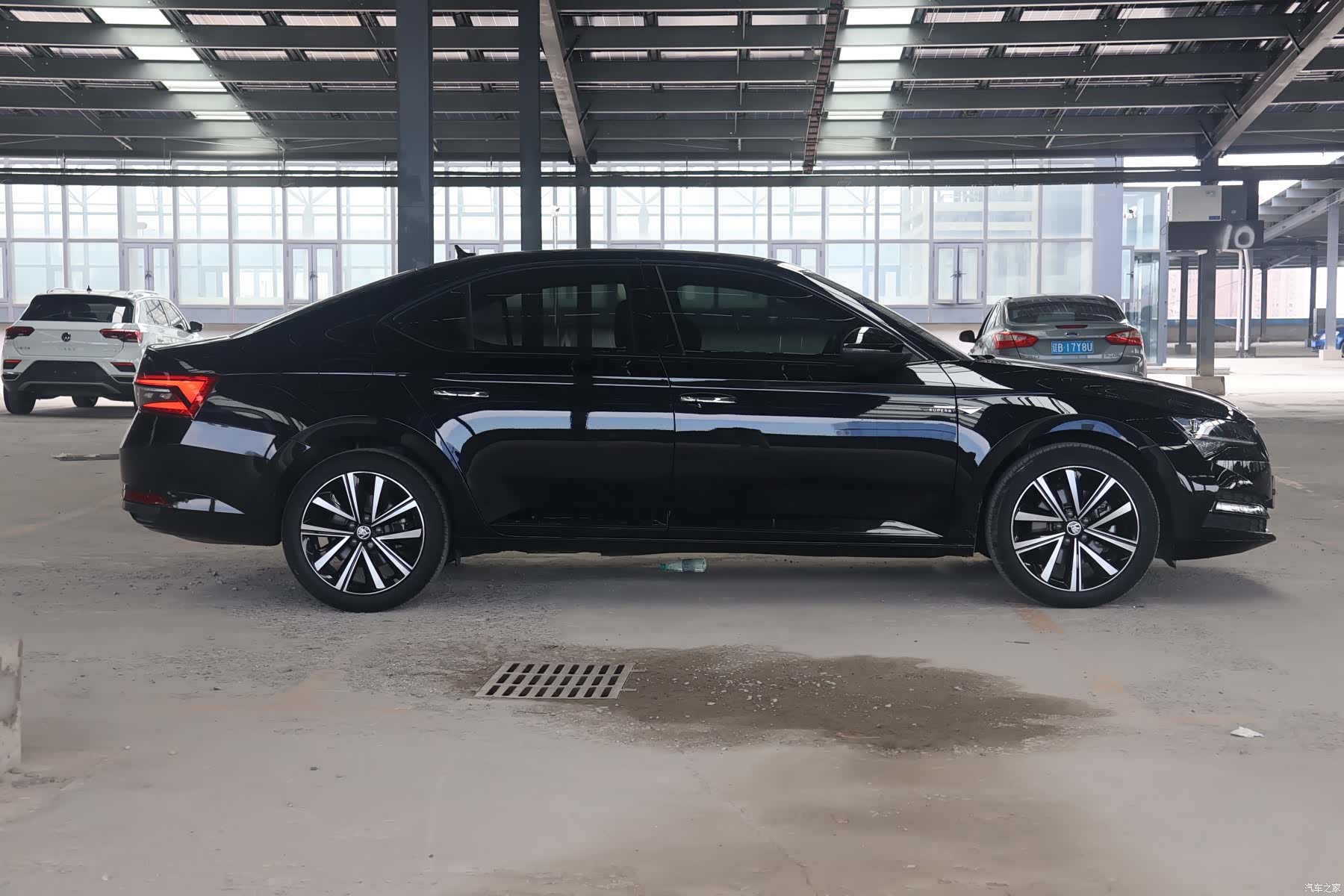 Skoda Superb, 2023 4