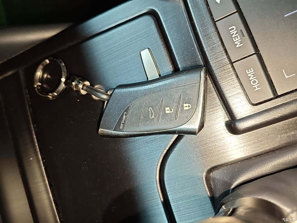 Lexus ES, 2019 9